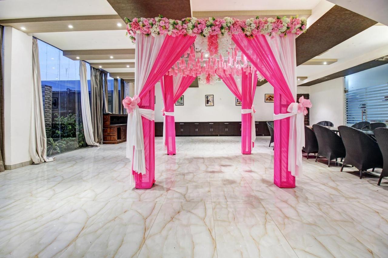 Townhouse Oak 46940 Hotel Vrindavan Sultānpur Eksteriør billede