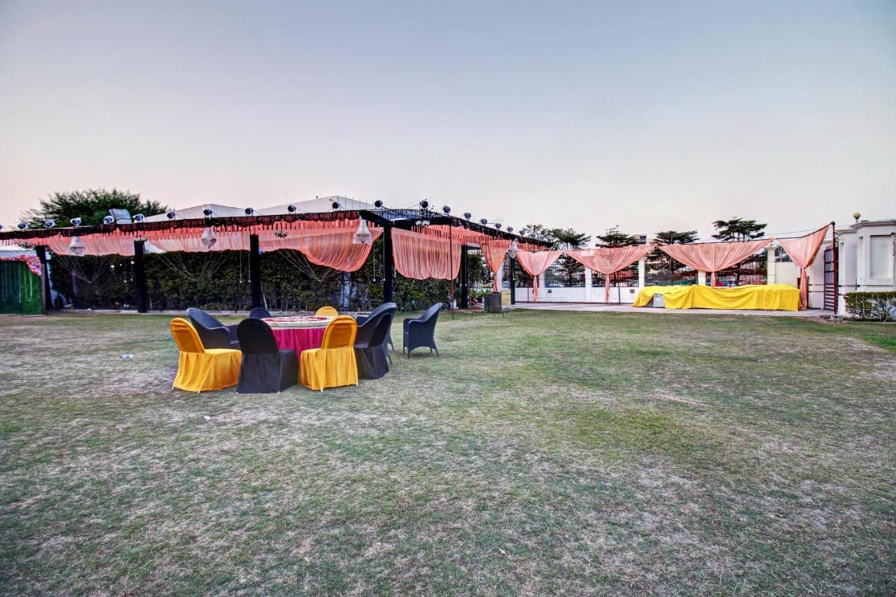 Townhouse Oak 46940 Hotel Vrindavan Sultānpur Eksteriør billede