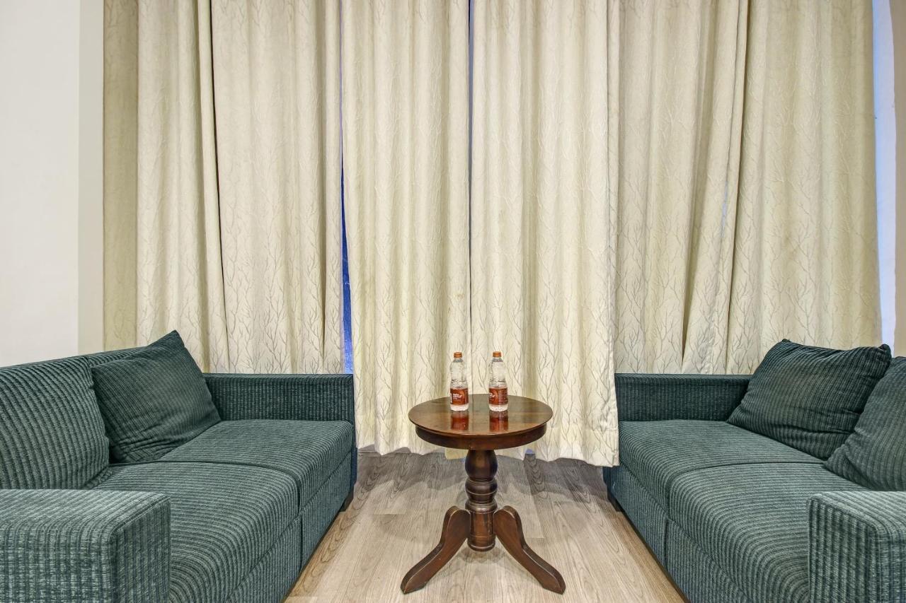 Townhouse Oak 46940 Hotel Vrindavan Sultānpur Eksteriør billede