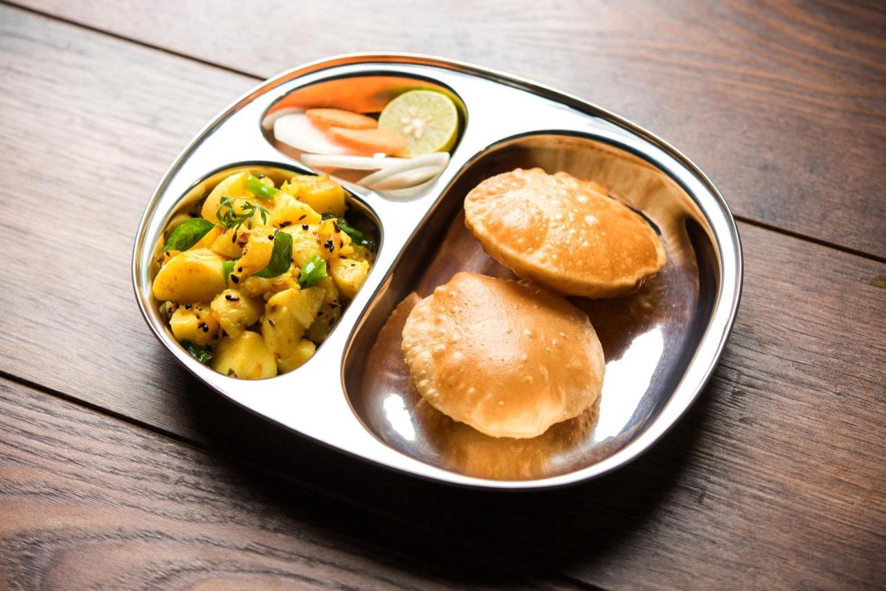 Townhouse Oak 46940 Hotel Vrindavan Sultānpur Eksteriør billede
