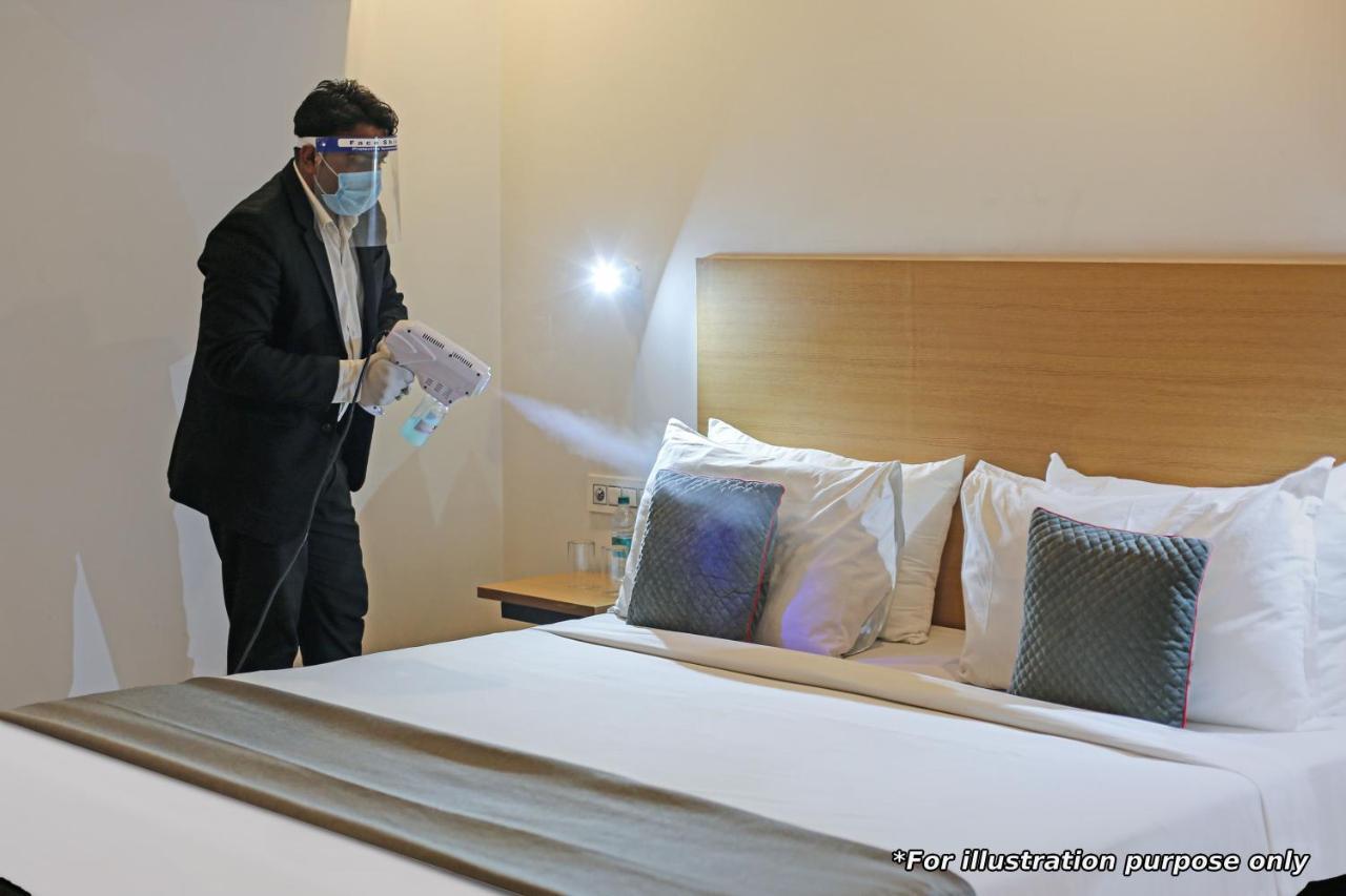 Townhouse Oak 46940 Hotel Vrindavan Sultānpur Eksteriør billede