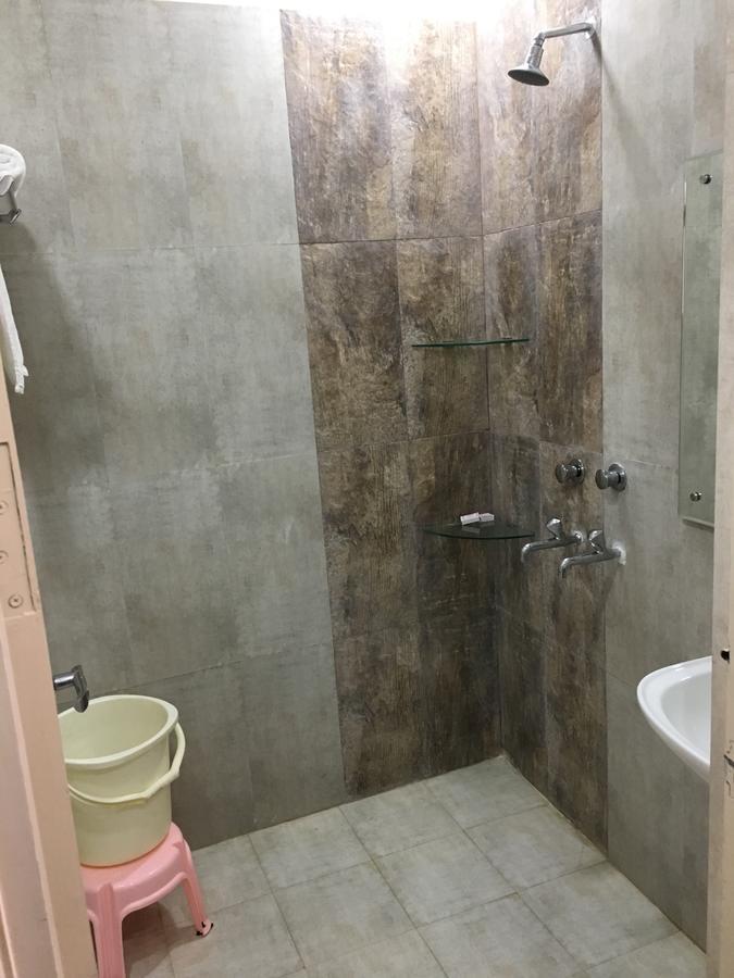 Townhouse Oak 46940 Hotel Vrindavan Sultānpur Eksteriør billede